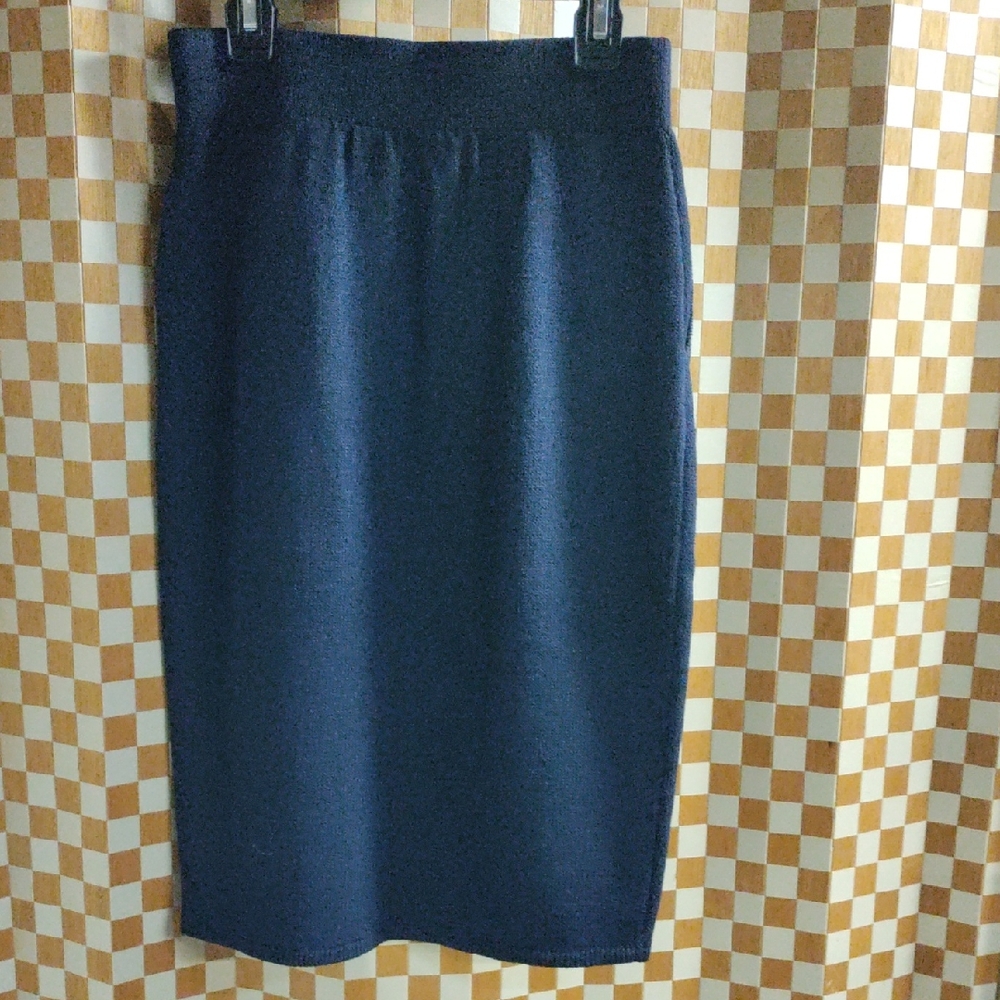Elegant Navy St John Basics Pencil Heavy Knit Skirt. In Great Condition.